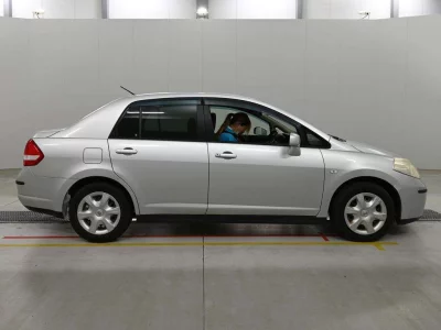 NISSAN TIIDA LATIO