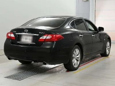 NISSAN FUGA