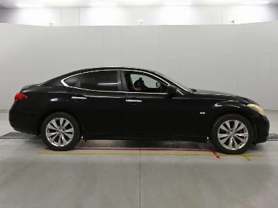 NISSAN FUGA