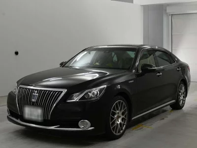 TOYOTA CROWN MAJESTA