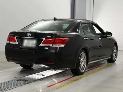 TOYOTA CROWN MAJESTA