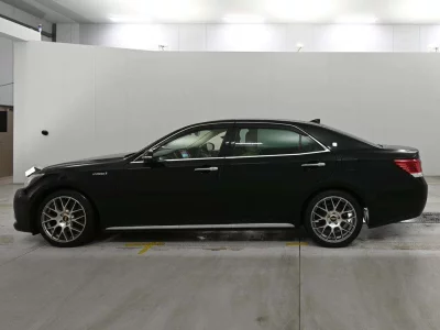 TOYOTA CROWN MAJESTA