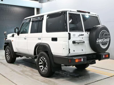 TOYOTA LAND CRUISER