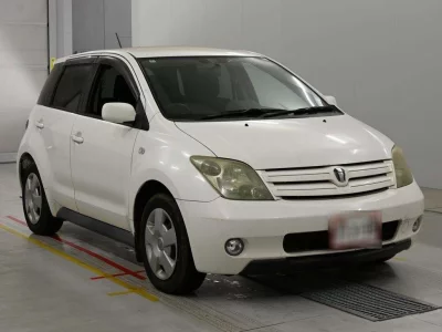 TOYOTA IST