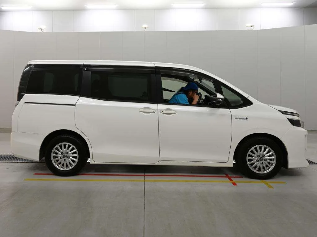Toyota Voxy HYBRID V, миниатюра 3