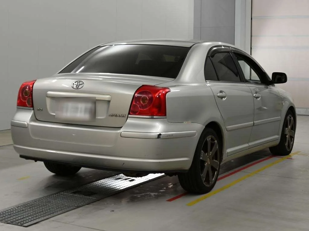 Toyota Avensis  с аукциона в Японии