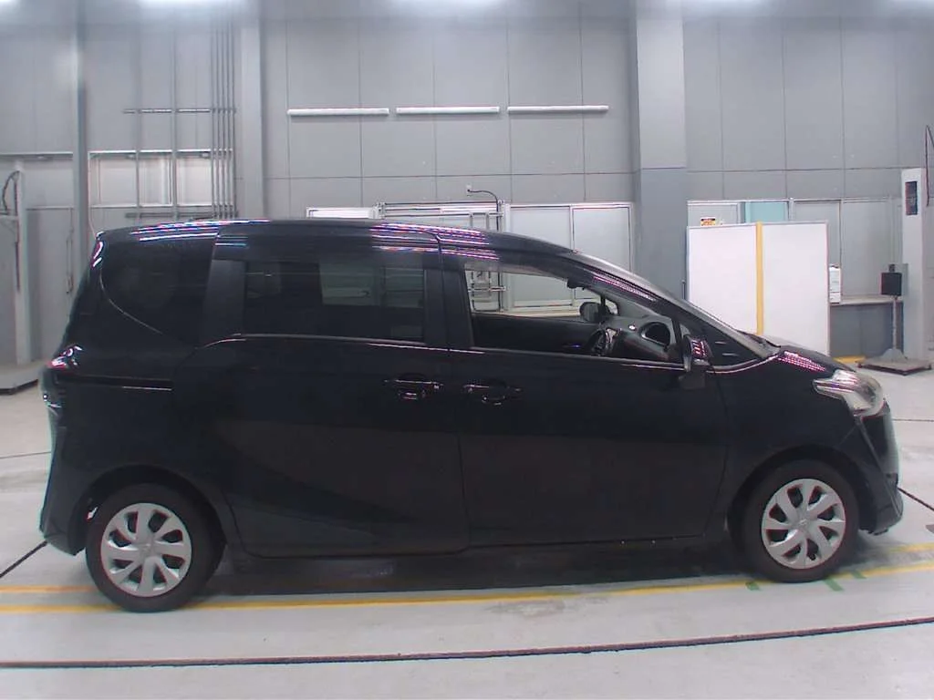 Toyota Sienta G, миниатюра 3