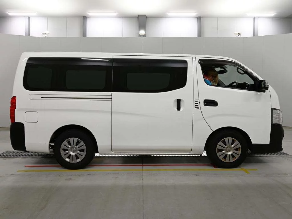 Nissan NV350 Caravan, миниатюра 3