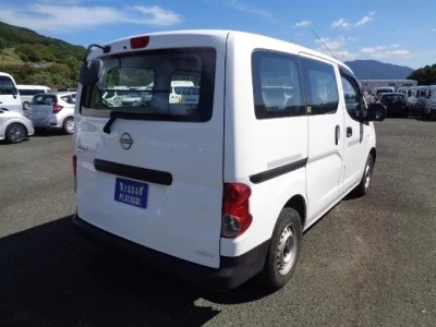 NISSAN NV200