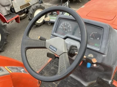KUBOTA KUBOTA
