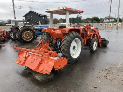 KUBOTA KUBOTA