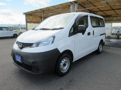 NISSAN NV200