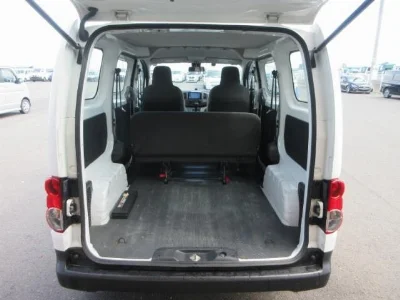 NISSAN NV200