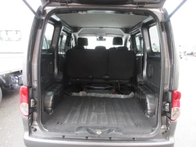 NISSAN NV200