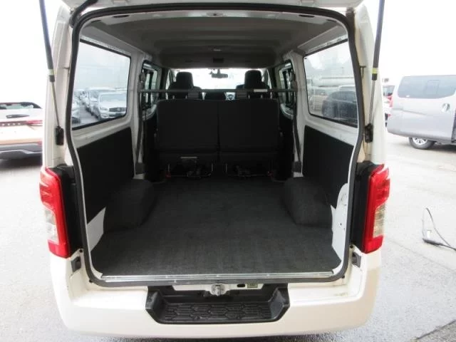 Nissan NV350 Caravan VX 4WD, миниатюра 2