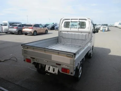 NISSAN CLIPPER TRUCK