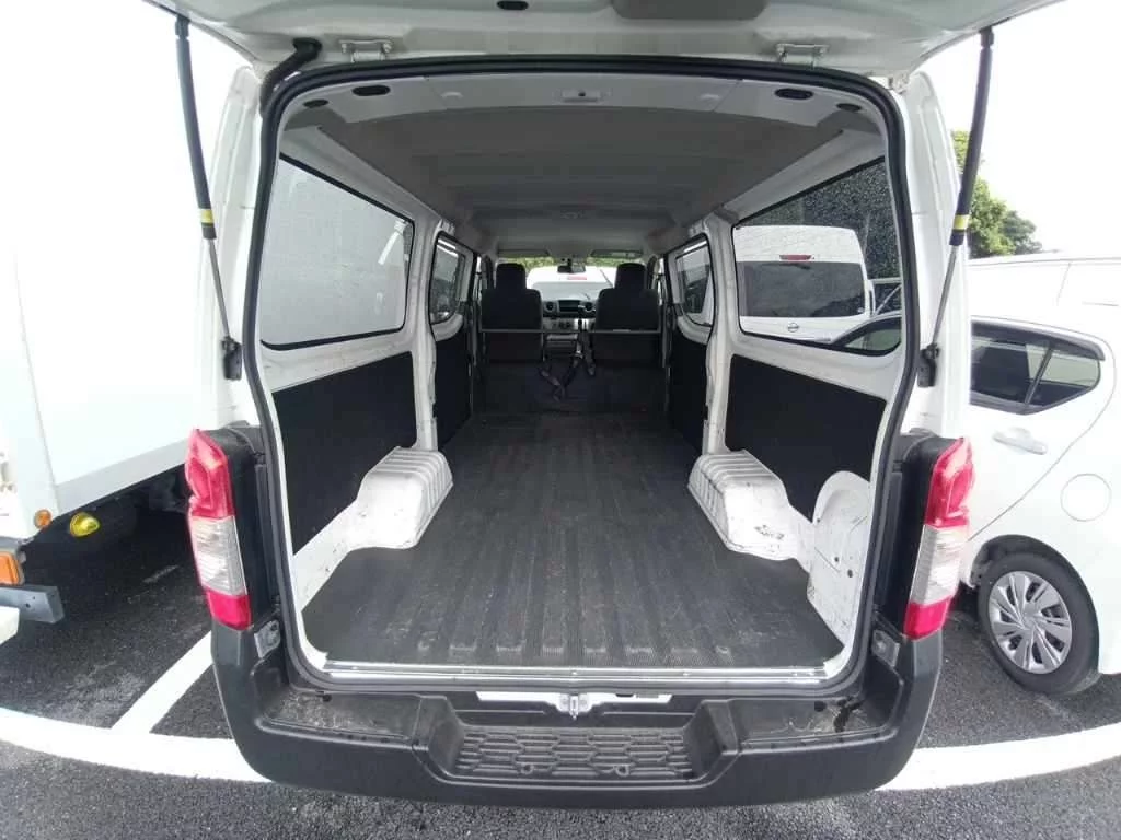 Nissan NV350 Caravan DX, миниатюра 11