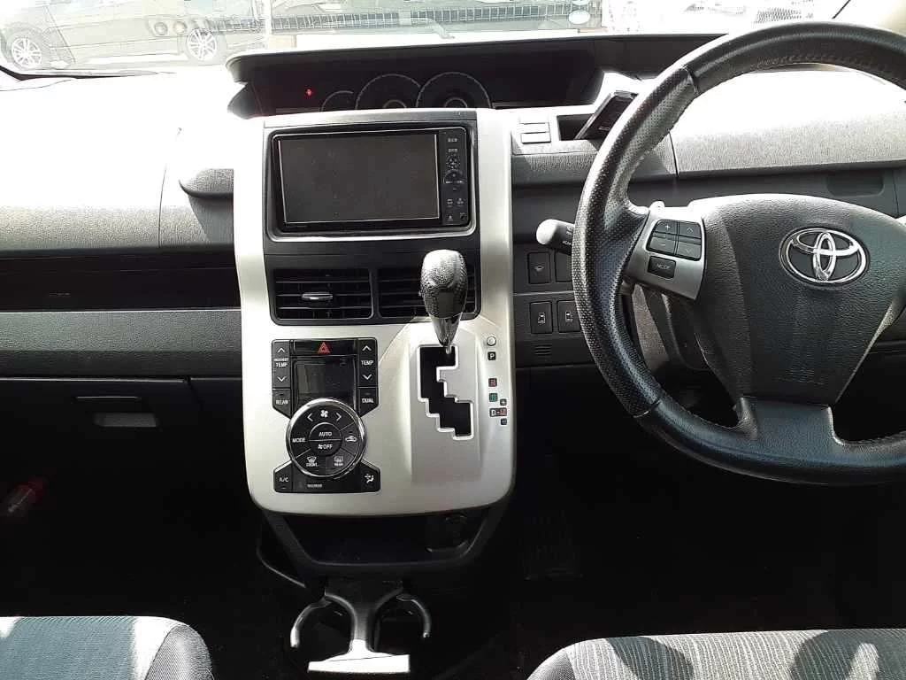 Toyota Voxy ZS Kirameki 4WD, миниатюра 10