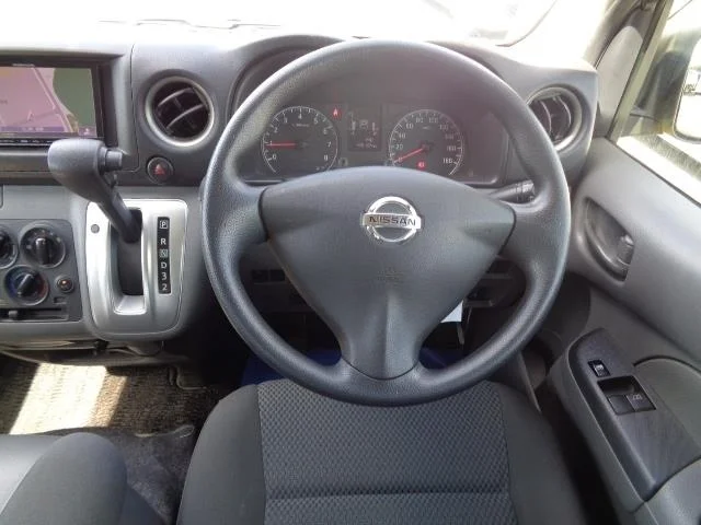 Nissan NV350 Caravan DX/10 NUMBER OF SEATS, миниатюра 4