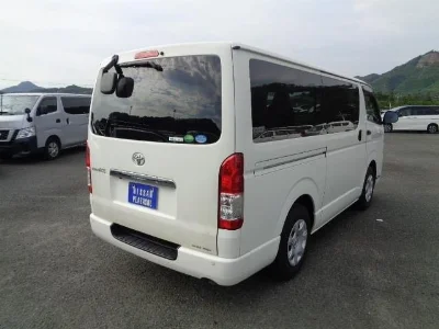 TOYOTA REGIUS VAN
