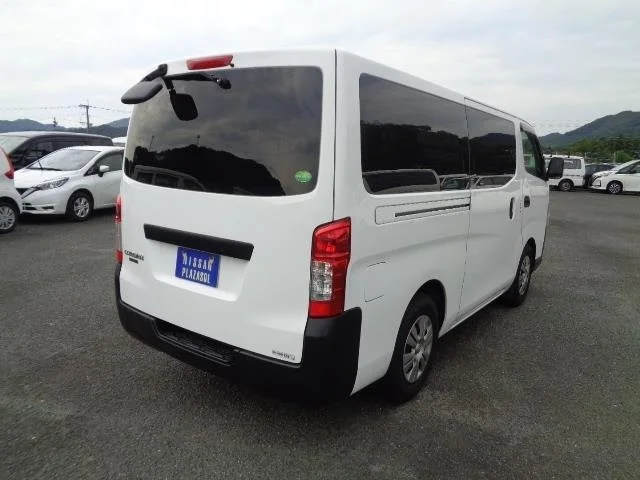 Nissan NV350 Caravan DX/3 NUMBER OF SEATS, миниатюра 2