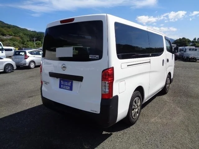 Nissan NV350 Caravan DX/3 NUMBER OF SEATS, миниатюра 2