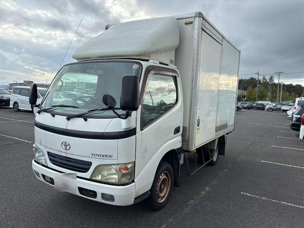 Toyota ToyoAce  с аукциона в Японии