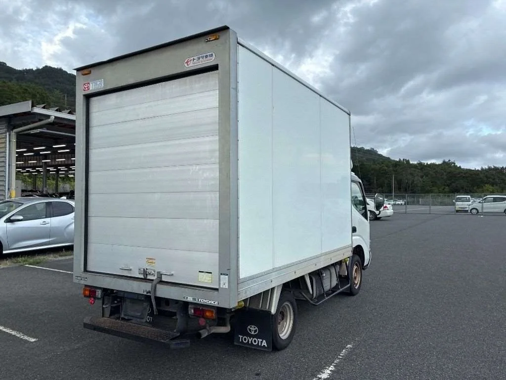 Toyota ToyoAce  с аукциона в Японии