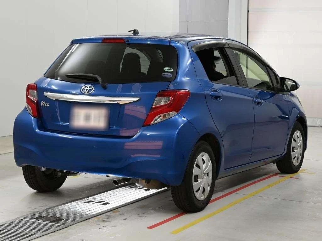 Toyota Vitz F, миниатюра 2