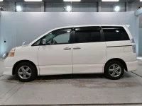 Цена авто Toyota Voxy с аукционов Японии, номер кузова AZR60G, пробег 134 000, оценка 7