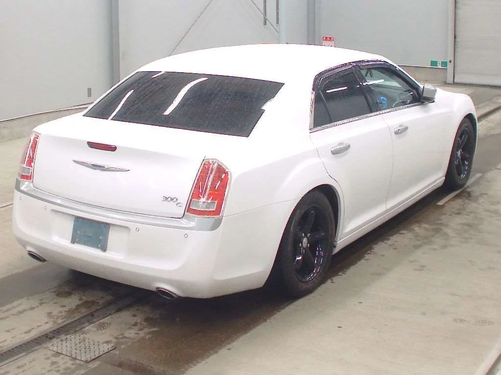 Chrysler 300C  с аукциона в Японии