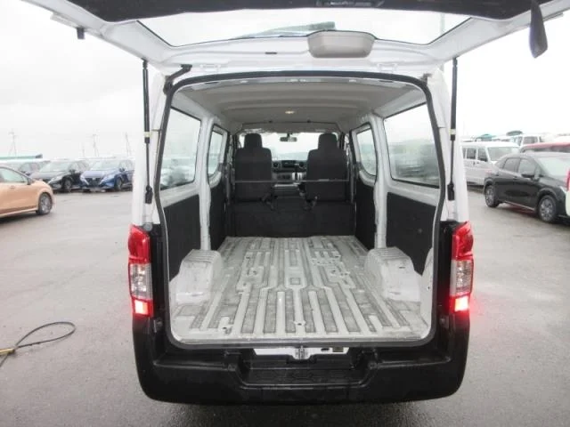 Nissan NV350 Caravan DX 3 NUMBER OF SEATS, миниатюра 3