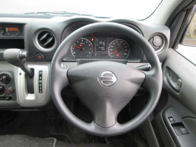 Nissan NV350 Caravan DX 3 NUMBER OF SEATS, миниатюра 5