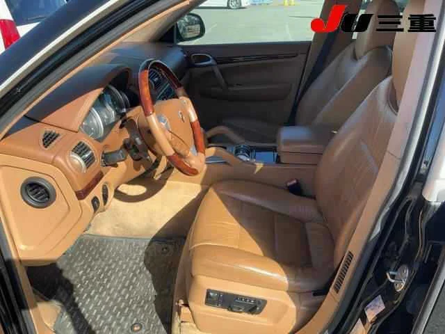 Porsche Cayenne TURBO 4WD, миниатюра 3