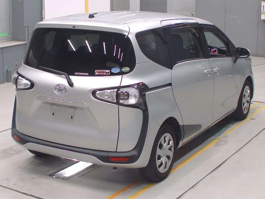 Toyota Sienta X, миниатюра 2