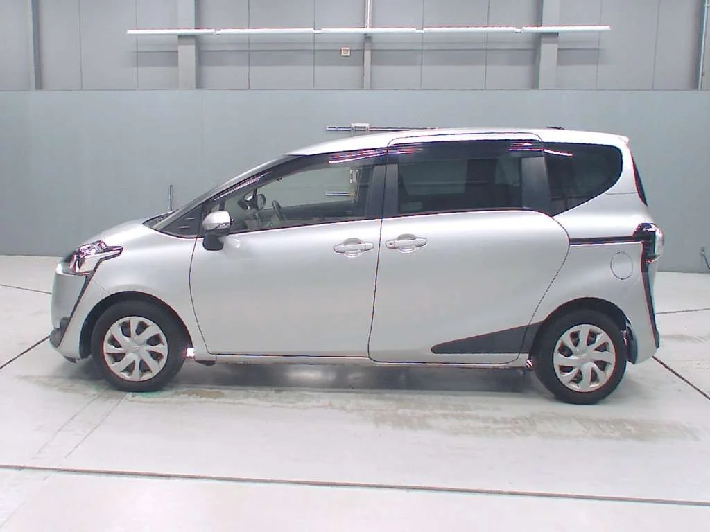 Toyota Sienta X, миниатюра 4