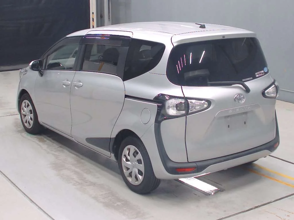 Toyota Sienta X, миниатюра 6