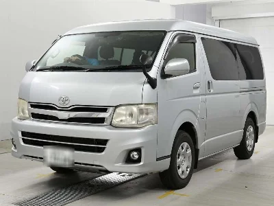 TOYOTA HIACE