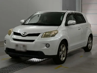 TOYOTA IST