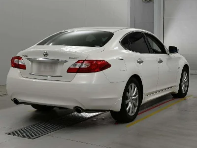 NISSAN FUGA