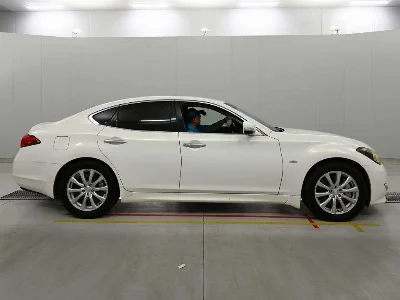 NISSAN FUGA