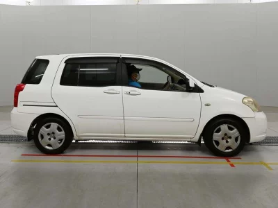 TOYOTA RAUM