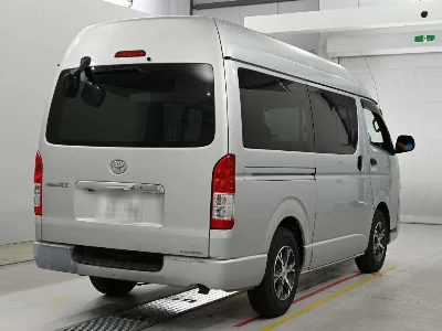 TOYOTA REGIUS VAN