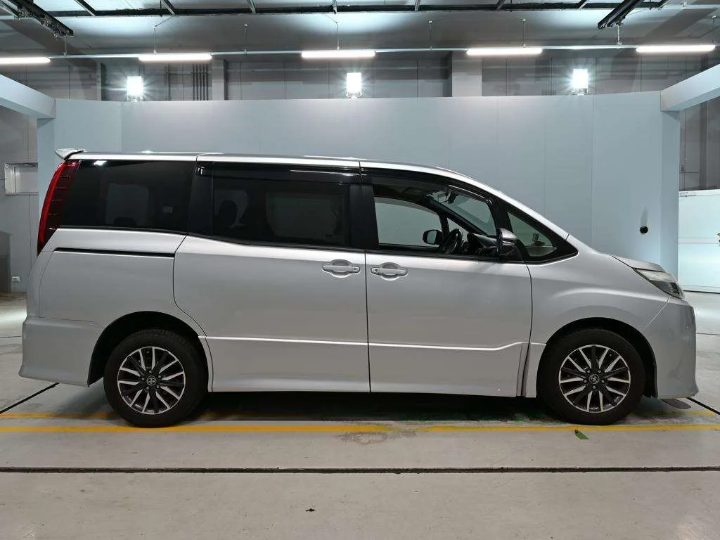 Toyota Noah Si 4WD, миниатюра 3