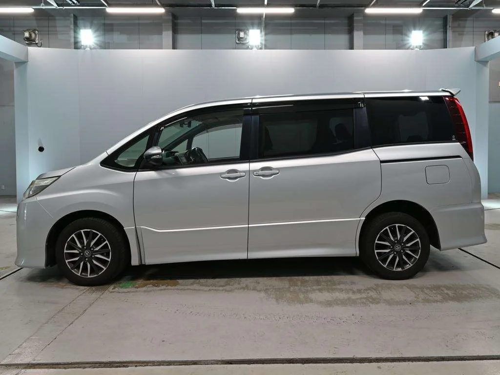 Toyota Noah Si 4WD, миниатюра 4