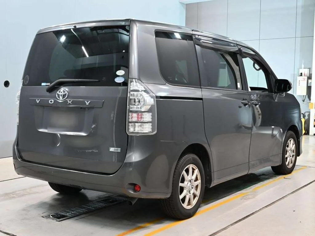 Toyota Voxy X L Edition, миниатюра 2