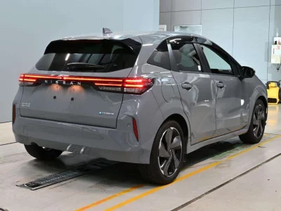 NISSAN AURA