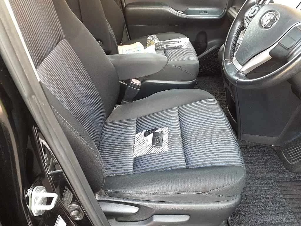 Toyota Voxy ZS, миниатюра 9