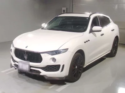 MASERATI LEVANTE 1