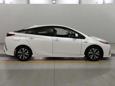 TOYOTA PRIUS PHV